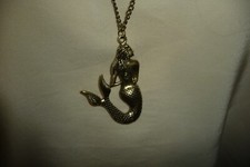 MERMAID PENDANT on GOLD TONE CHAIN NO CLASP 412A NECKLACE 14"L