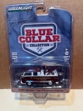 1/64 GREENLIGHT BLUE COLLAR 1968 VOLKSWAGEN TYPE 2 DOUBLE CAB PICKUP TOW TRUCK