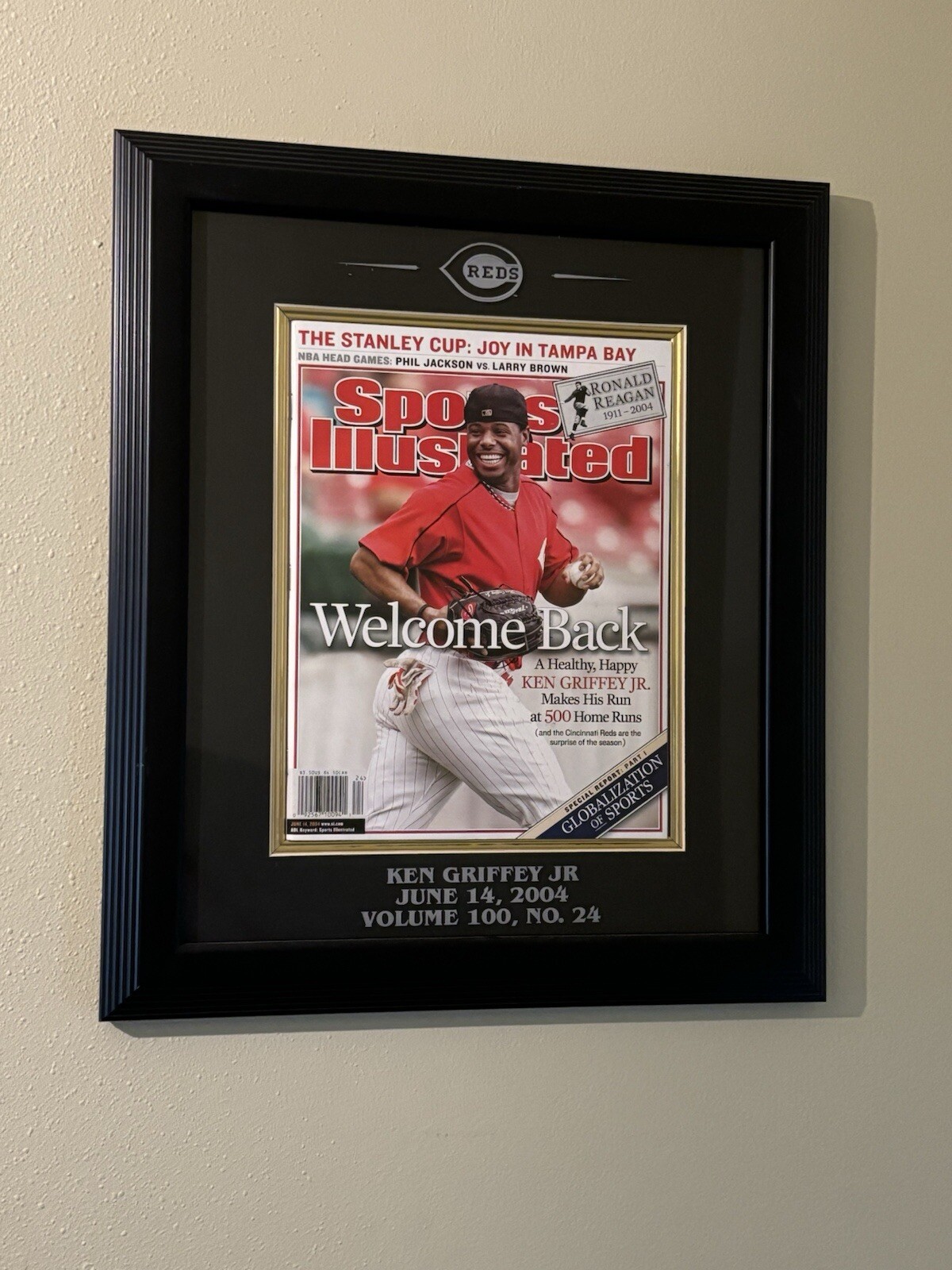 Ken Griffey Jr 6/14/2004 Sports Illustrated WELCOME BACK In Custom Frame.-image