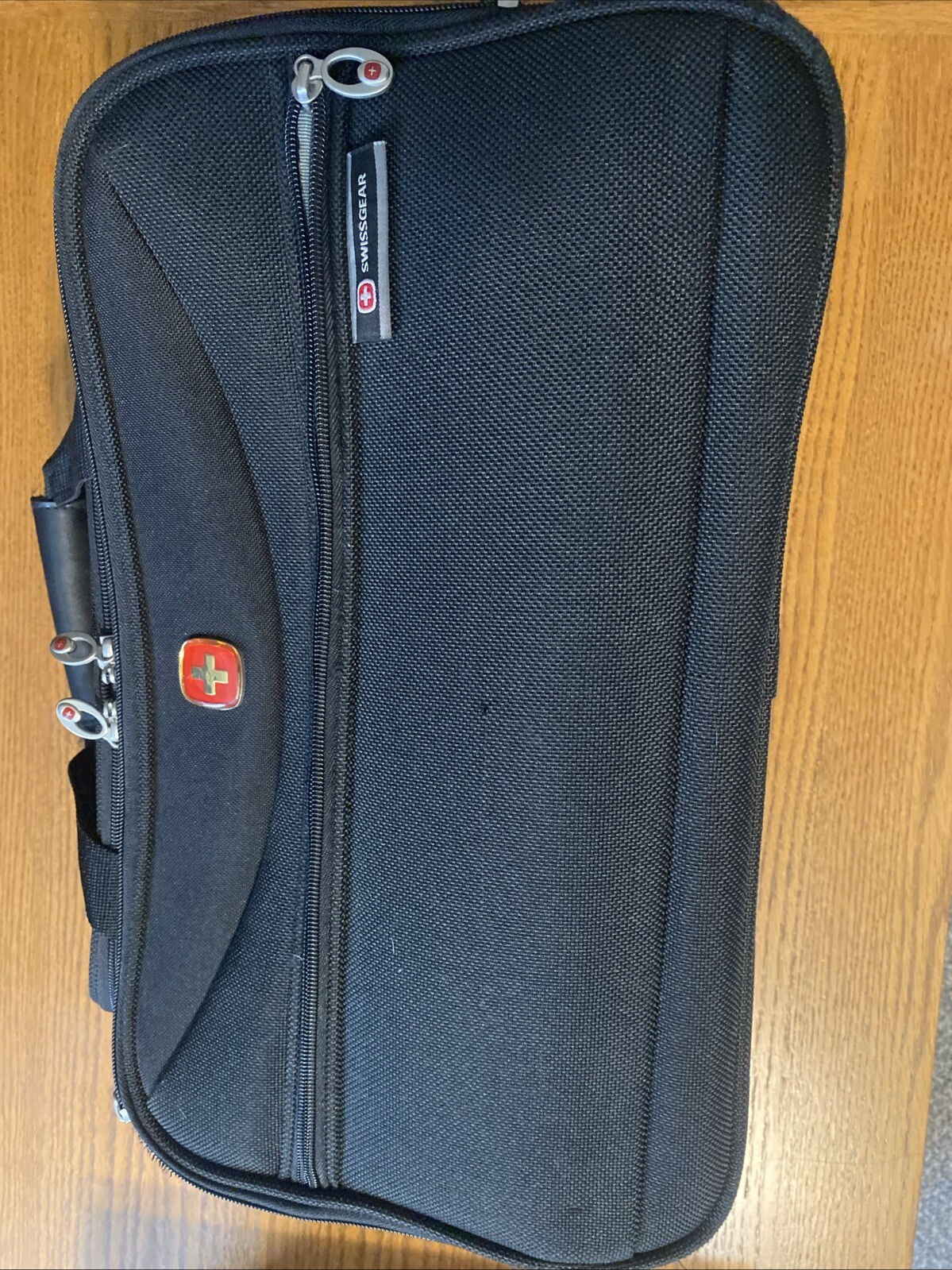 Swissgear Baffin ll Small Tote Bag Stylish Compact Carryall