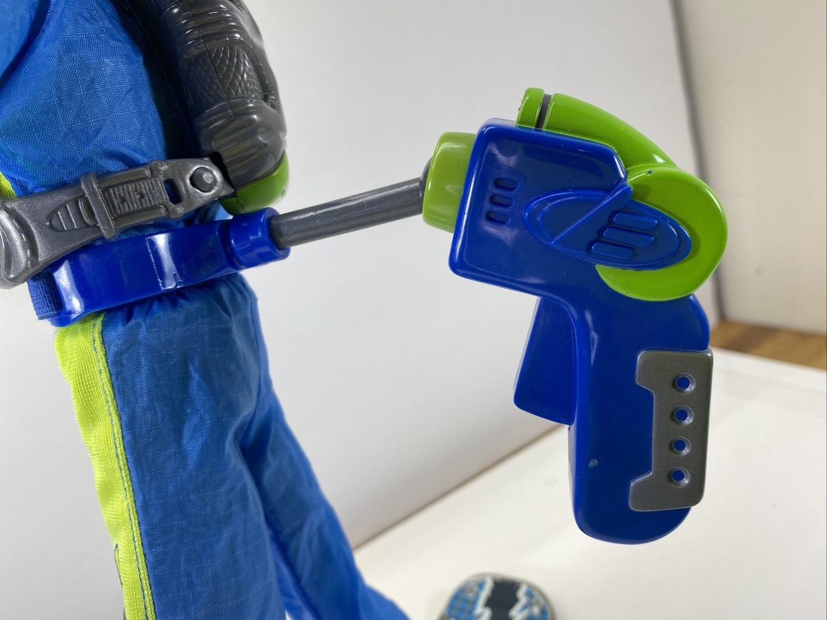 Max Steel TORNADO CHASER Snowboarder Mattel Talking