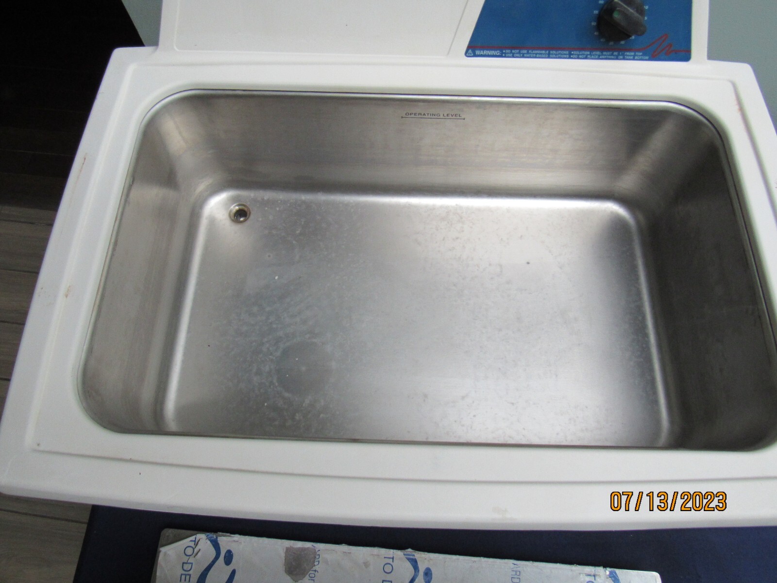 Branson 8510RMT Ultrasonic Cleaner 8510 w/ basket, cover, power