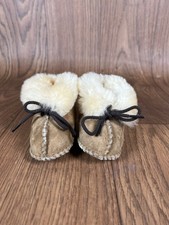 MINNETONKA Baby Infant Size 1 Shearling Sheepskin Suede Booties 1462