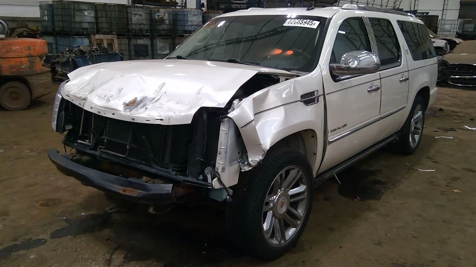 (LOCAL PICKUP ONLY) Trunk/Hatch/Tailgate Fits 07-14 ESCALADE 6834571 - Image 2 of 4