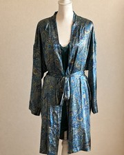 Victoria's Secret 100 silk robe, Size L
