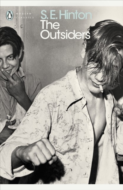 The Outsiders by S.E. Hinton (Paperback Book)