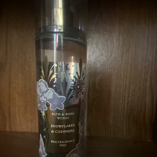 Bath Body Works Snowflakes Cashmere Fine Fragrance Mist Women 8 fl oz