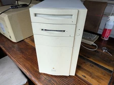 Apple Macintosh Quadra 840av 68040 Vintage Tower Mac keyboard mouse disc books