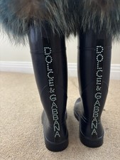 Vintage Festival Stiefel mit Fellbesatz, blau diamantiert Dolce&Gabbana auf der R&uuml;ckseite