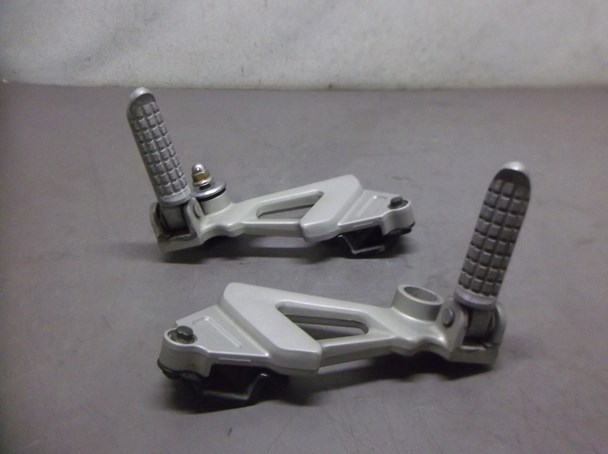 Passenger Footpegs with Brackets for 1996 Kawasaki ZX1100D | eBay