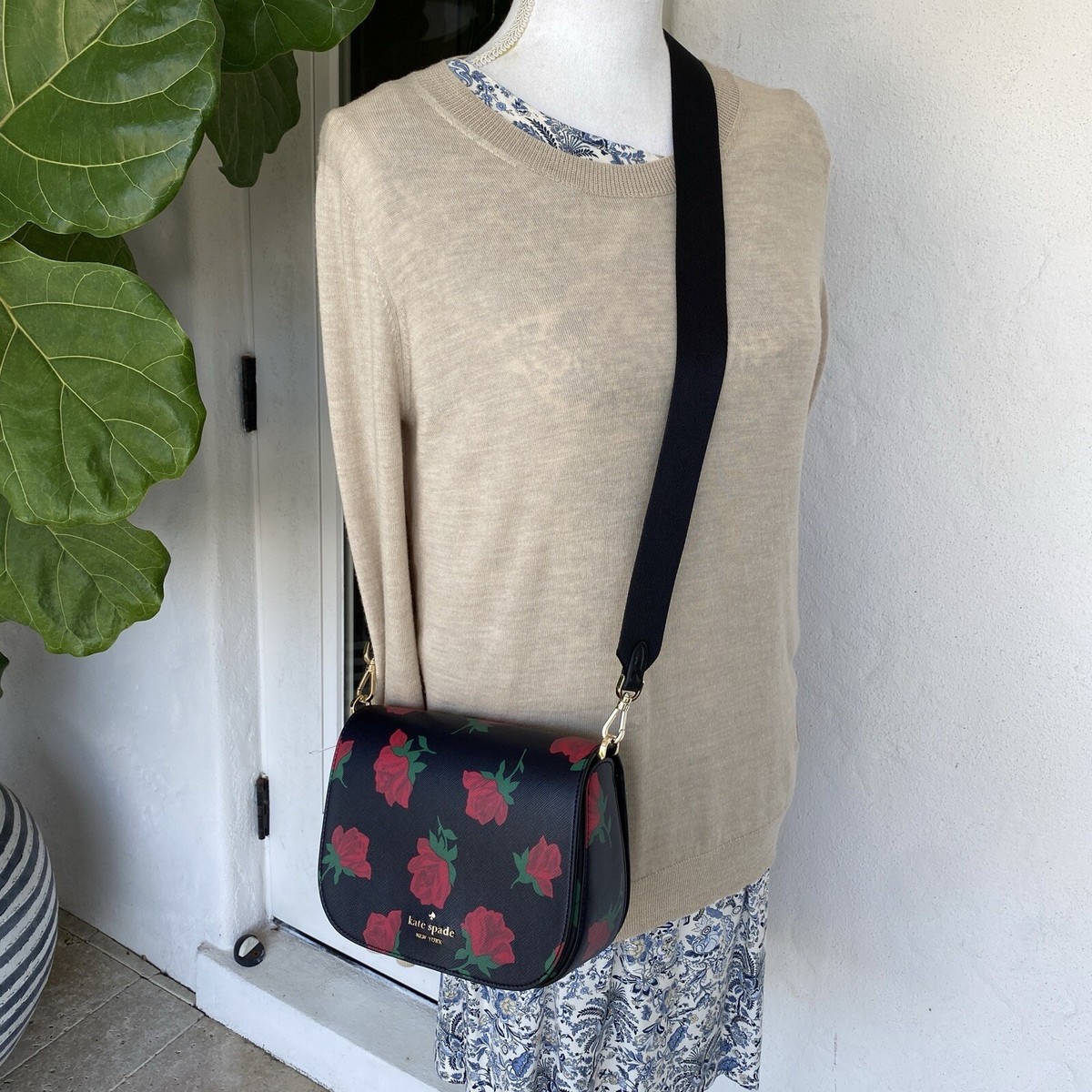 完売品★KE533 Kate Spade Madison Saddle Bag ローズ柄 完売品☆KE533 Kate Spade Madison Saddle Bag ローズ柄 (kate