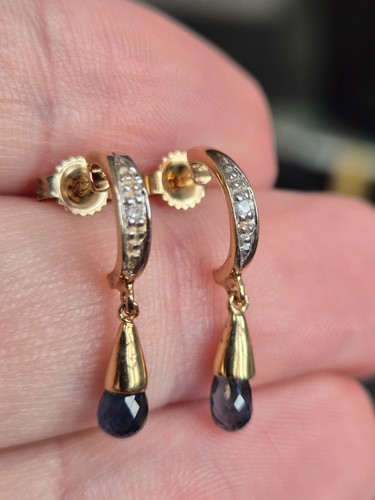 Beautiful diamond and sapphire dangle drop 9ct Gold earings