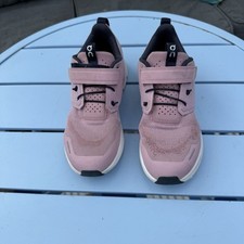 On Running Cloud Play Pink Zephyr / White Little Kids Girls Size 3K Eu 35