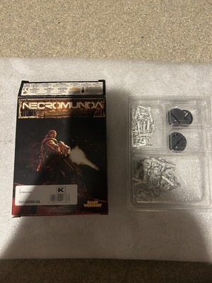 Necromunda Rat Skin Gang x8 - OOP Vintage Warhammer - In Box Fanatic 
