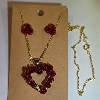  Red Rose Heart Pendant Necklace & Matching Stud Earring Set - Missing 1 Rose