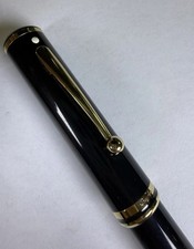 Vintage Sheaffer Fountain Pen 18K Gold Nib Black & Gold USA