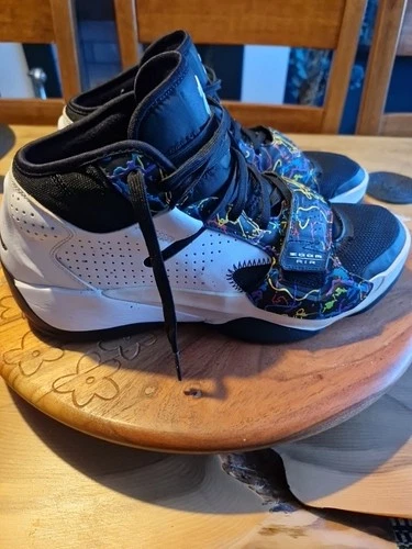 Nike Air Jordon Zion 2 UK Größe 9