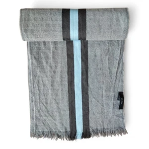 Foulard GUCCI GG logo motif rayures noires azur 80% laine et 20% soie gris