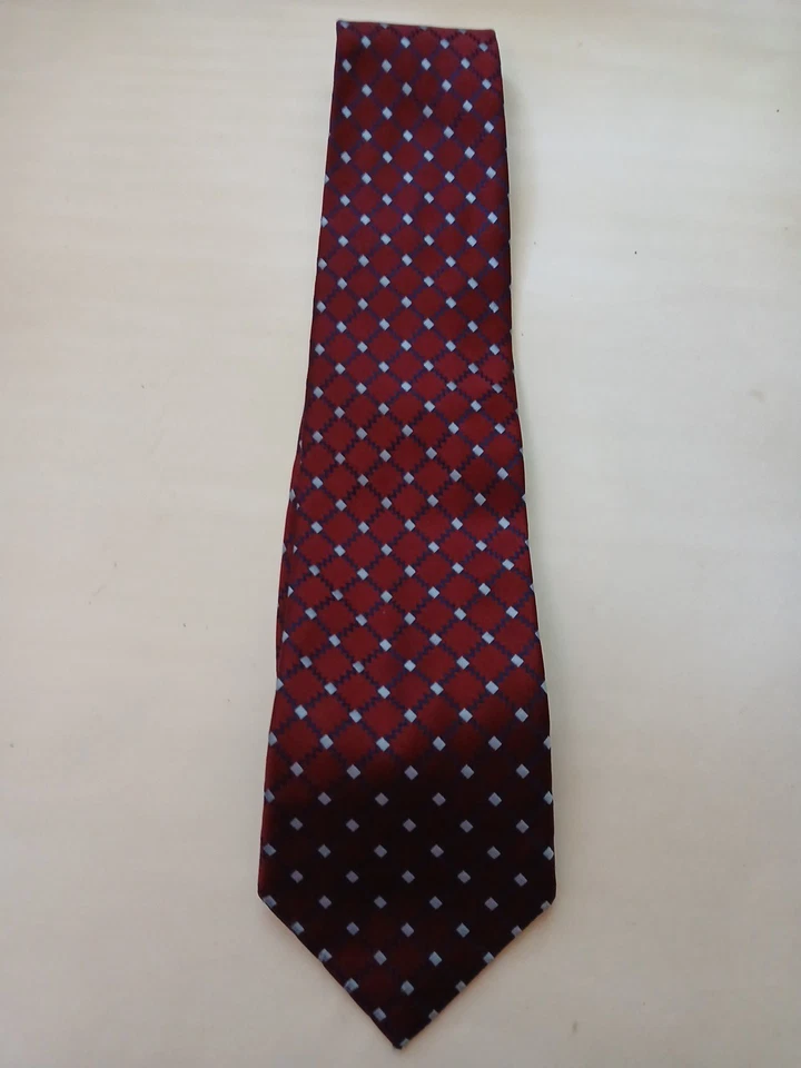 Corbata Croft & Barrow diseño a cuadros en negro 100 % seda Foto 2 de 4