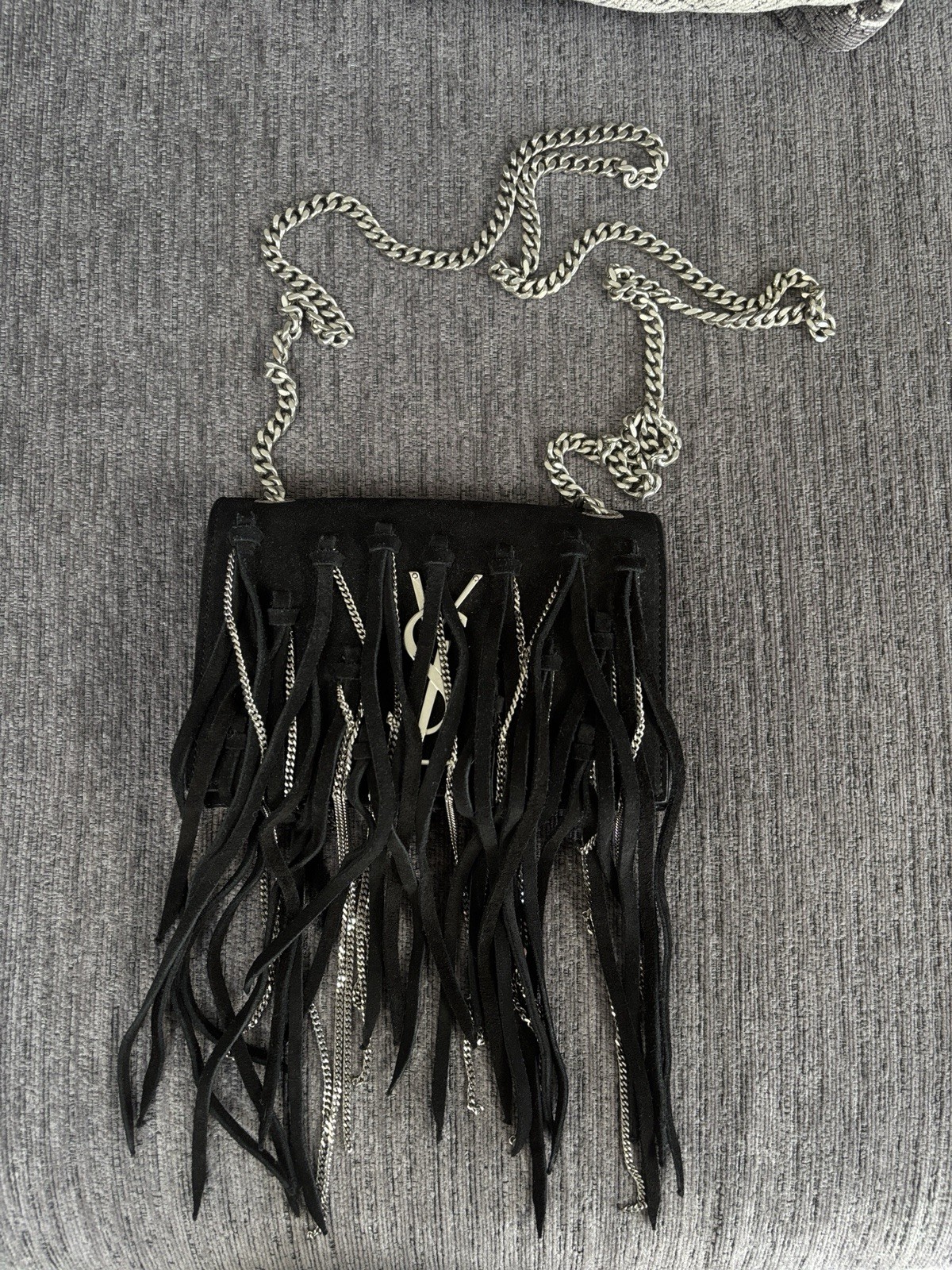 Borsa a tracolla Saint Laurent YSL monogramma pelle scamosciata frange nere catena Kate