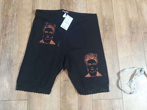 Womens Size 2X UK 18 Frida Kahlo Hand Painted Punk Festival Yoga Fae Shorts - Picture 10 of 17