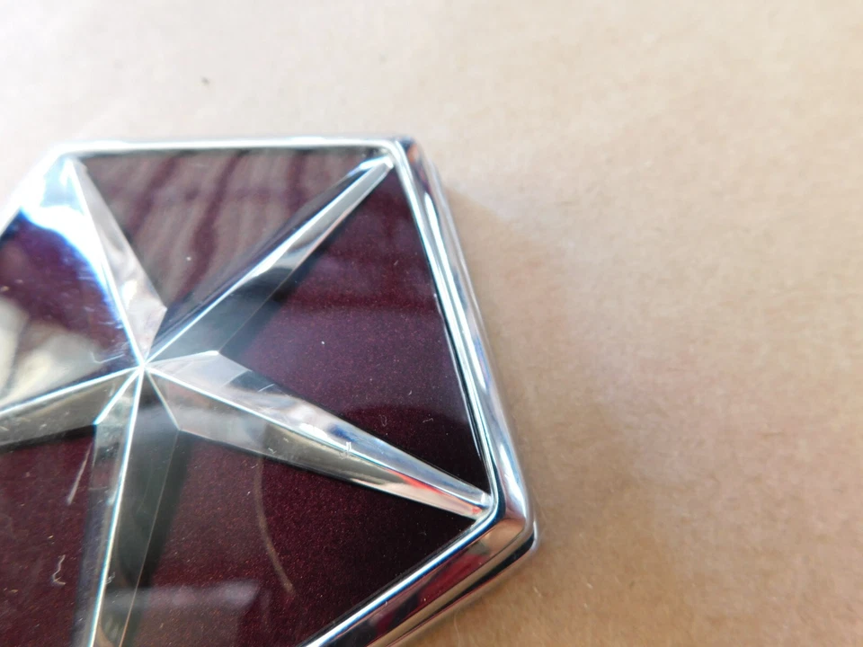 Nuevo de Lote Original Dodge Chrysler Plymouth 1988 1993 Ornamento de bloqueo de maletero 1989 1990 1991 Bur Foto 3 de 4