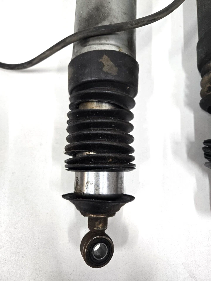 Juego de amortiguadores traseros Suzuki Cavalcade GV1400 1986 OEM PARA REPUESTOS Foto 3 de 4