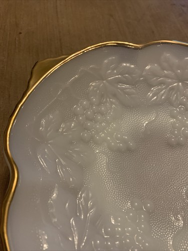 Vintage Anchor Hocking Milk glass bowl with gold trim. Grapes and leaves. 10" - Picture 3 of 8