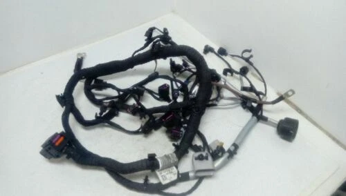 Cableado, arneses y conectores izquierdos Volkswagen para sistemas de arranque, alternadores, instalación eléctrica y ECU en coches