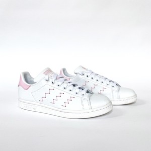 lace up stan smiths