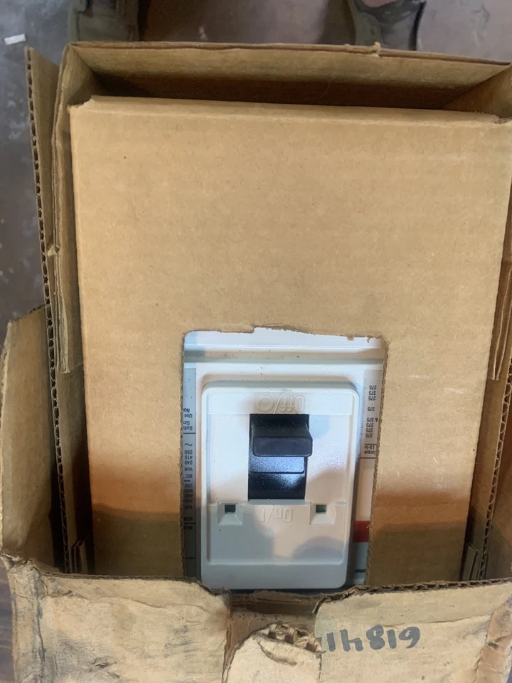 Rompeñuelas Cutler-Hammer Jgs 3200 Foto 3 de 3