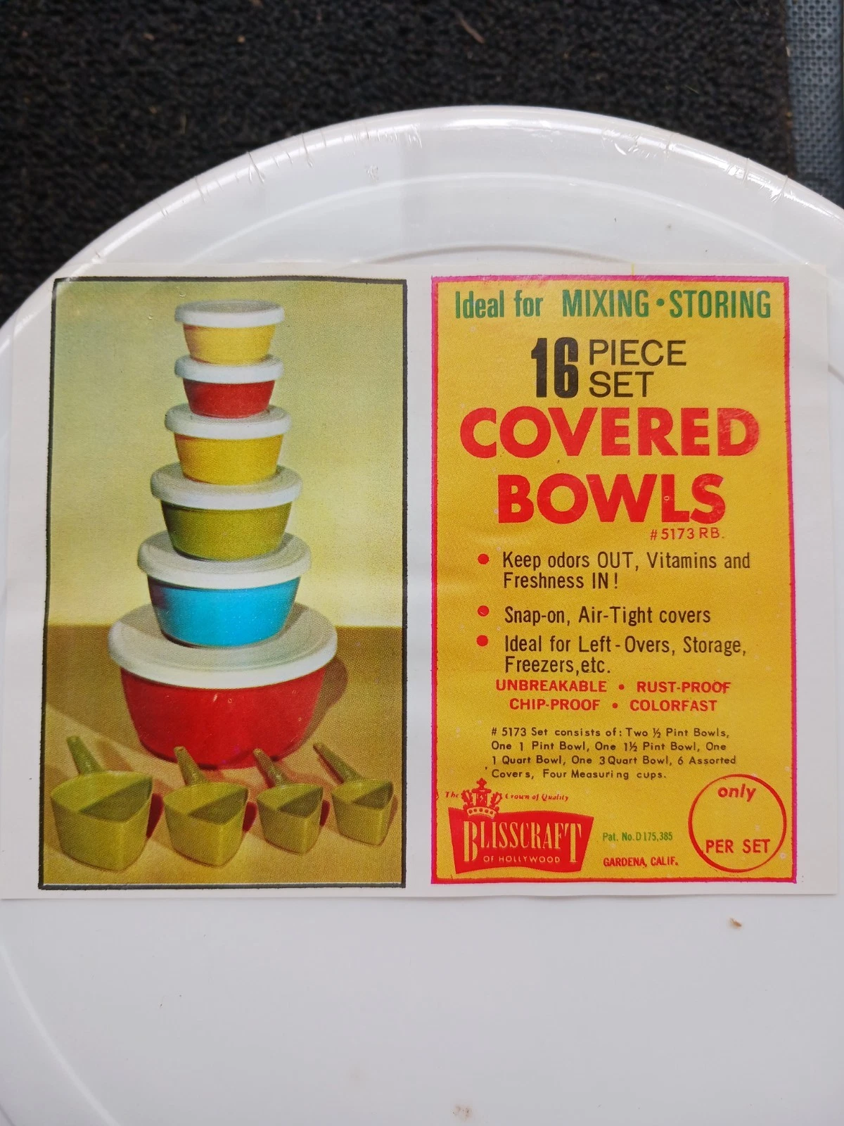 SEALED Vintage Blisscraft of Hollywood Nesting Bowls Set 16 Piece Set. NOS