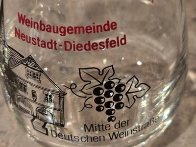 2 Weinbaugemeinde Neustadt-Diedesdorf, Mitt der Deutschen Weinstrabe Wine glass