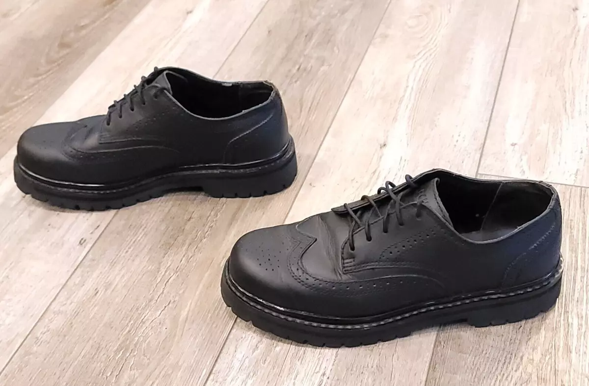 Skechers top wingtip boots
