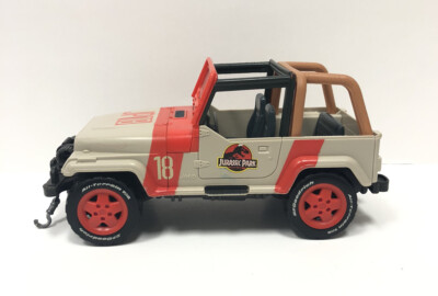 その他 Jurassic World Jeep Wrangler 12 Jurassic Park Jeep 12 replica came to visit our park today