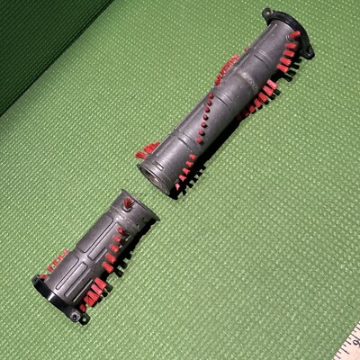 Dyson DC41 Vacuum Cleaner  2 PIECE BRUSHROLL BEATER BAR PART