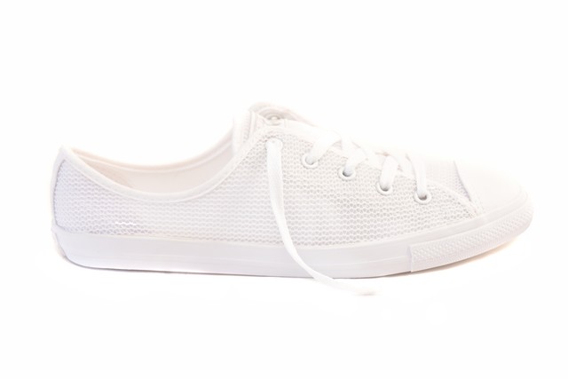 white mesh converse