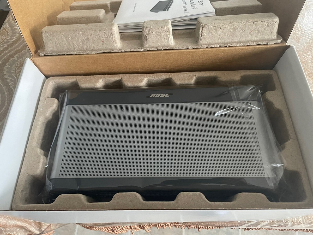 Open Box Bose Soundlink III Bluetooth Speaker-Silver-/ Bose Sound