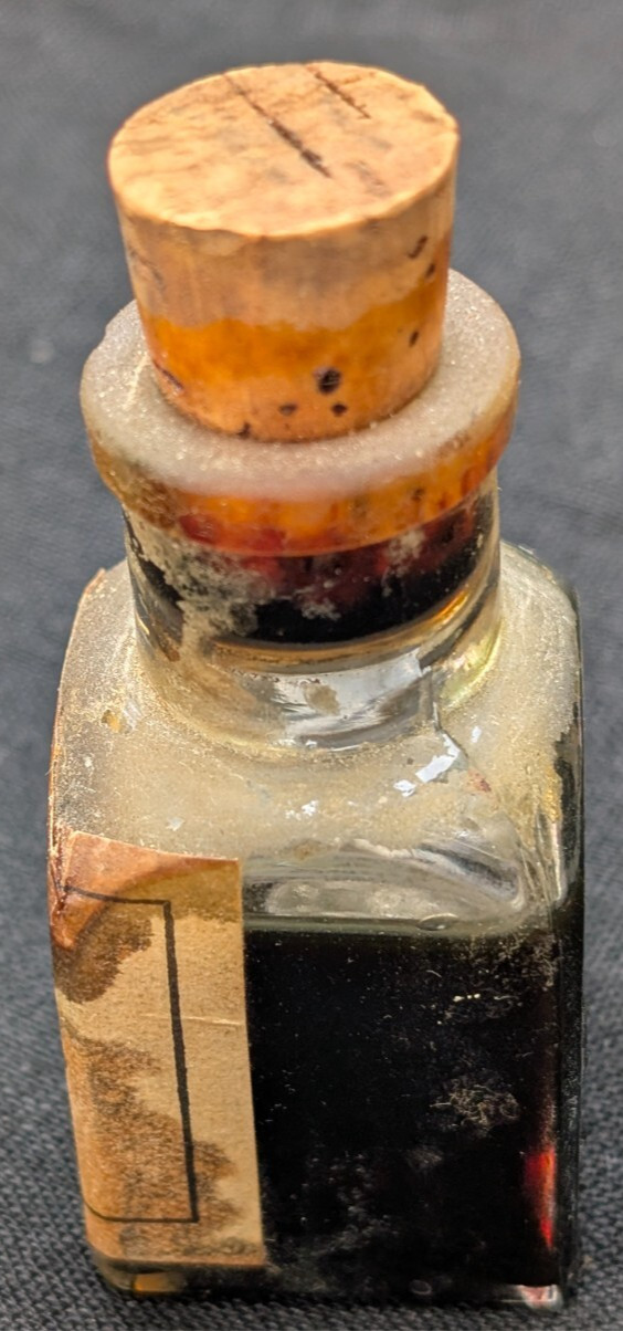 ANTIQUE VTG FRY'S ART CO. MEDIUM FOR MIXING EMBOSSED GLASS BOTTLE CORK 3/4 FULL