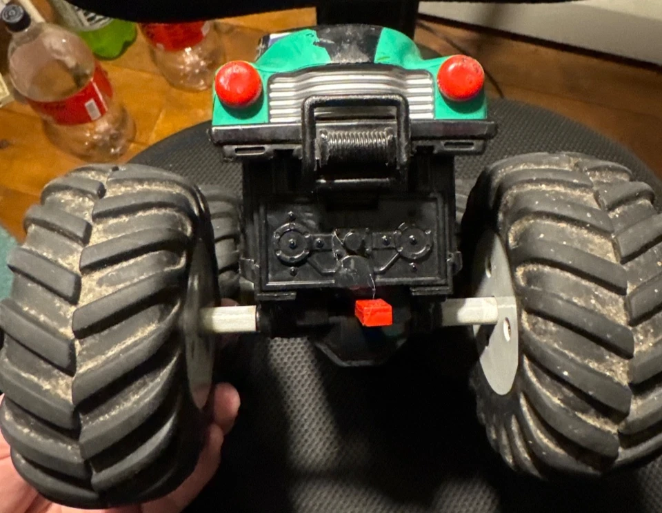 Vintage rare Grave Digger RC monster truck 1990 AJM/TNT Lewis Galoob Toys used - Image 2 of 4