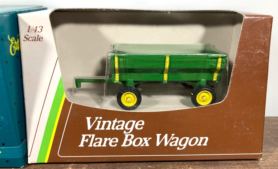 Ertl John Deere 630LP Tractor & Flare Box Wagon Diecast 1/43 Lot Railway Design - Image 3 of 4
