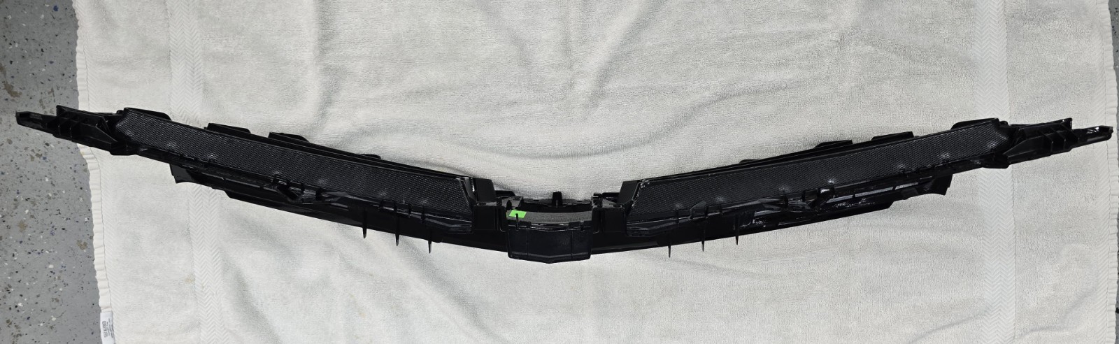 Lamborghini Urus Grille Grill Center Bumper Gloss Black 4ML807639