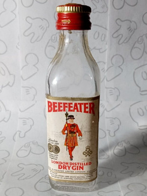 Beefeater London Distilled Dry Gin Empty Vintage Mini Airline Bottle 1/10 Pint