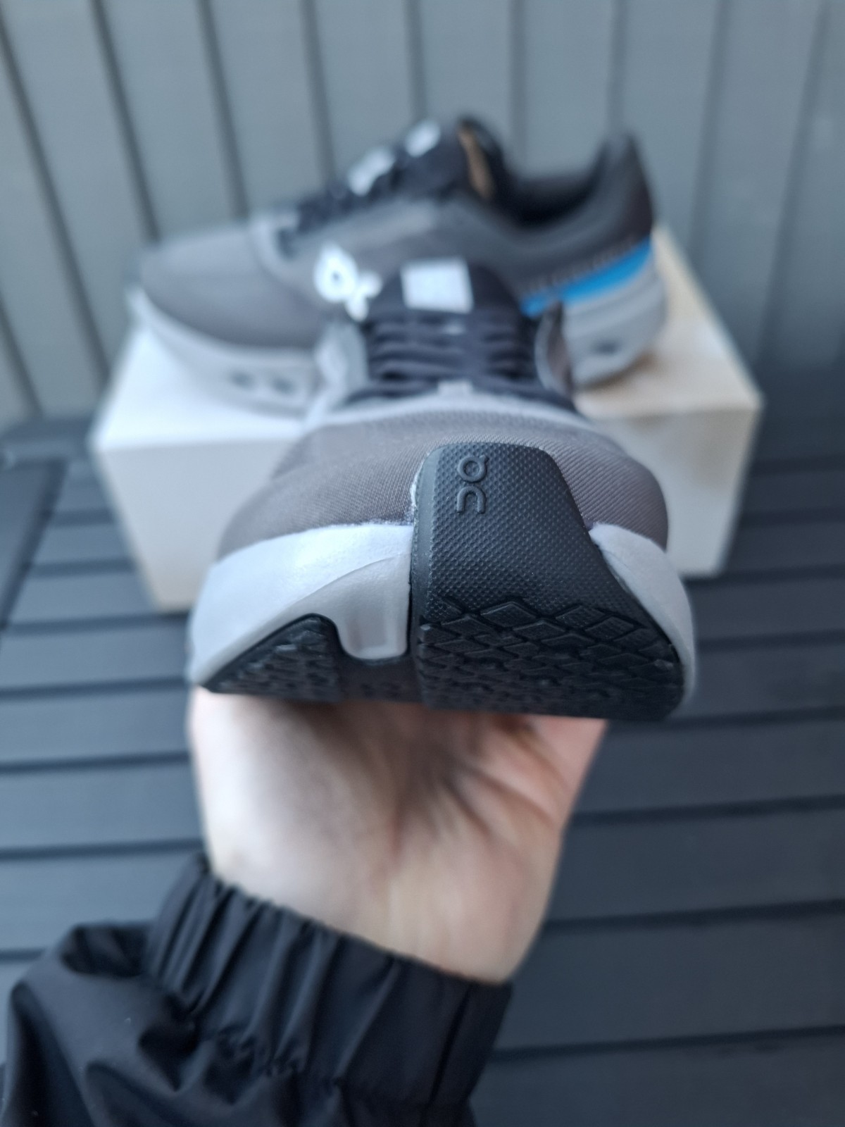 On Running Cloudsurfer Next Grey Black Trainers Shoes Men's Size 8 (UK) RRP £140 image 9