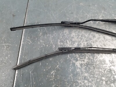 2013 Ford Mustang Front Right Passenger Side Windshield Wiper Arm  