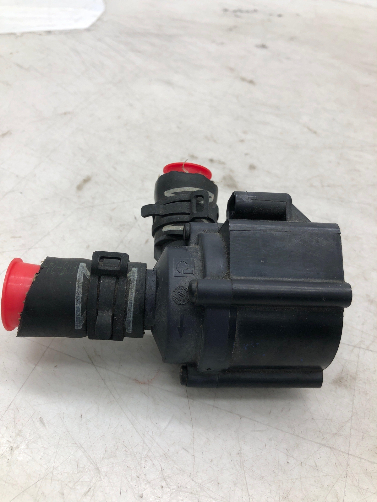2016-2020 BENTLEY BENTATGA W12 ELECTRIC AUXILIARY COOLANT WATER PUMP 06H121601N