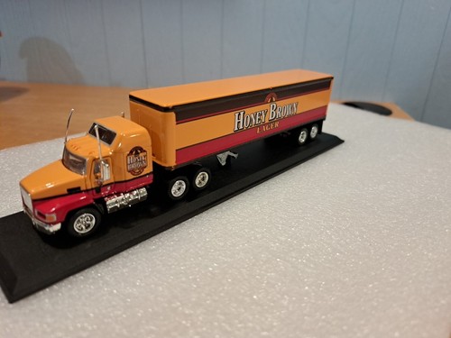 Mack CH600 "Honey Brown Lager " 1/100 Scale Matchbox Diecast Model CCY05-M - Picture 3 of 11