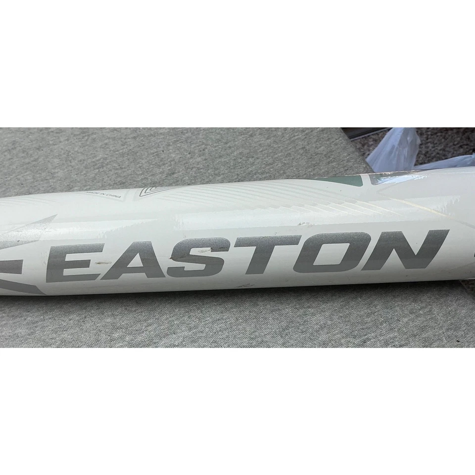 Bate de softbol lanzamiento rápido Easton Crystal FP18CRY 33” 20 oz -13 barril de 2,25” Foto 2 de 4