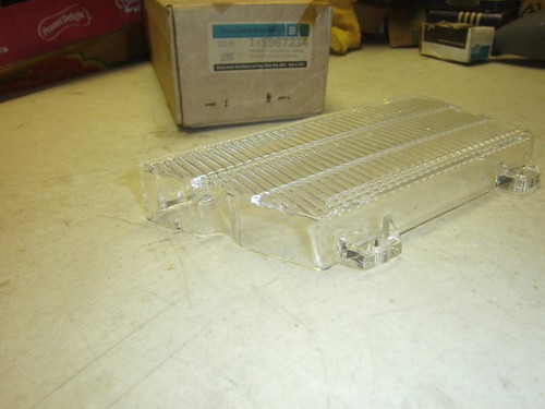 1976 Oldsmobile 88 98 Right Cornering Light Lens NOS 5967234 76 Olds - Picture 3 of 4