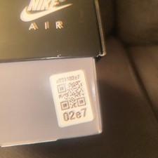 Women  s Bred Velvet Jordan 11